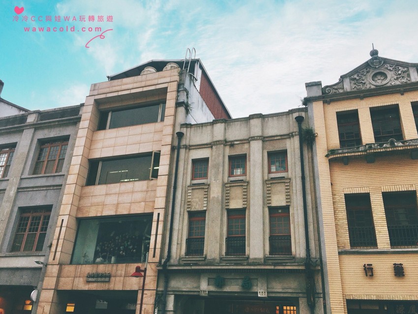 台北 大稻埕 │ 一起漫步百年風華迪化街、喝霞海城隍廟月老加持的大盜陳月老奶茶跟烏魚子奶蓋