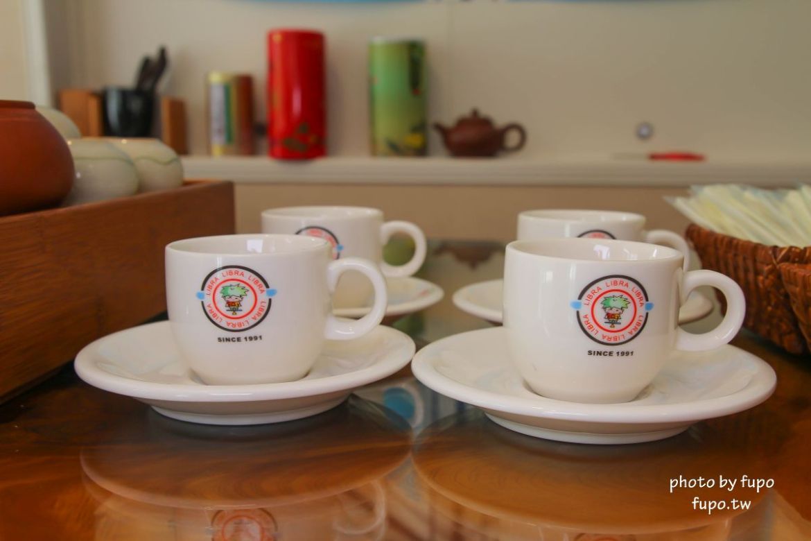 超美!宜蘭白宮秘境,婚紗拍照聖地:天然湧泉,美麗湖畔,免費協力車自行車,戲水池,划船,撞球,在地下午茶(一泊二食)推薦,獨門獨棟設計(日式和室.獨立陽台)~CP值超高,連假度假住宿推薦。