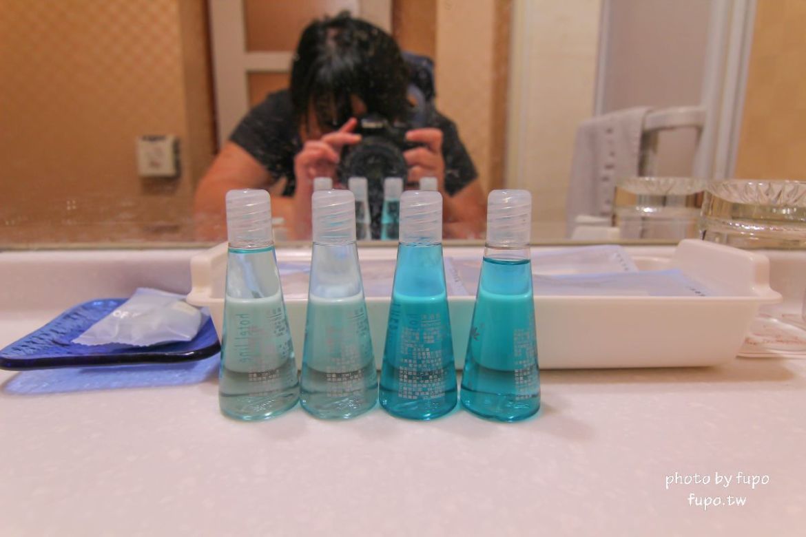 超美!宜蘭白宮秘境,婚紗拍照聖地:天然湧泉,美麗湖畔,免費協力車自行車,戲水池,划船,撞球,在地下午茶(一泊二食)推薦,獨門獨棟設計(日式和室.獨立陽台)~CP值超高,連假度假住宿推薦。