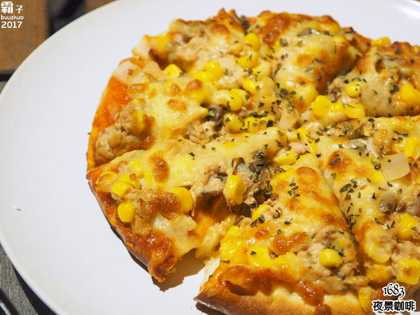 1683 夜景咖啡:1683夜景咖啡,賞夜景還有夢幻花牆可以合照~