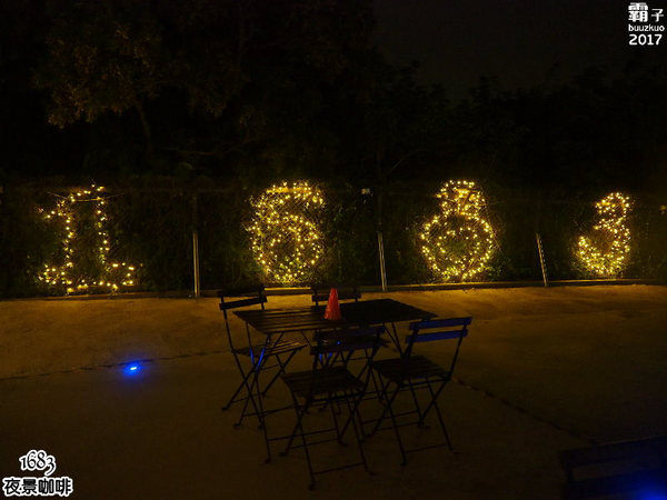 1683 夜景咖啡:1683夜景咖啡,賞夜景還有夢幻花牆可以合照~