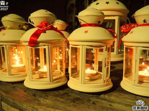 1683 夜景咖啡:1683夜景咖啡,賞夜景還有夢幻花牆可以合照~