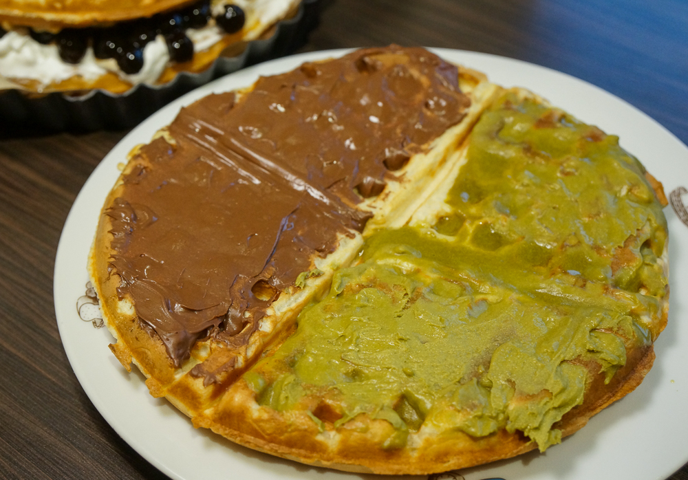 [高雄]Oh Mia歐米芽鬆餅屋-銅板價!?超酷珍珠厚奶茶鬆餅x牽絲爆餡創意披薩鬆餅!超高C/P值 高雄鬆餅推薦 - 美食好芃友