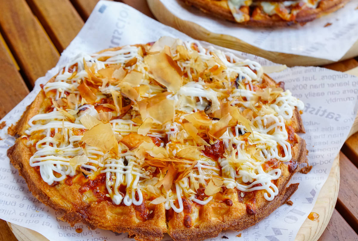 [高雄]Oh Mia歐米芽鬆餅屋-銅板價!?超酷珍珠厚奶茶鬆餅x牽絲爆餡創意披薩鬆餅!超高C/P值 高雄鬆餅推薦 - 美食好芃友