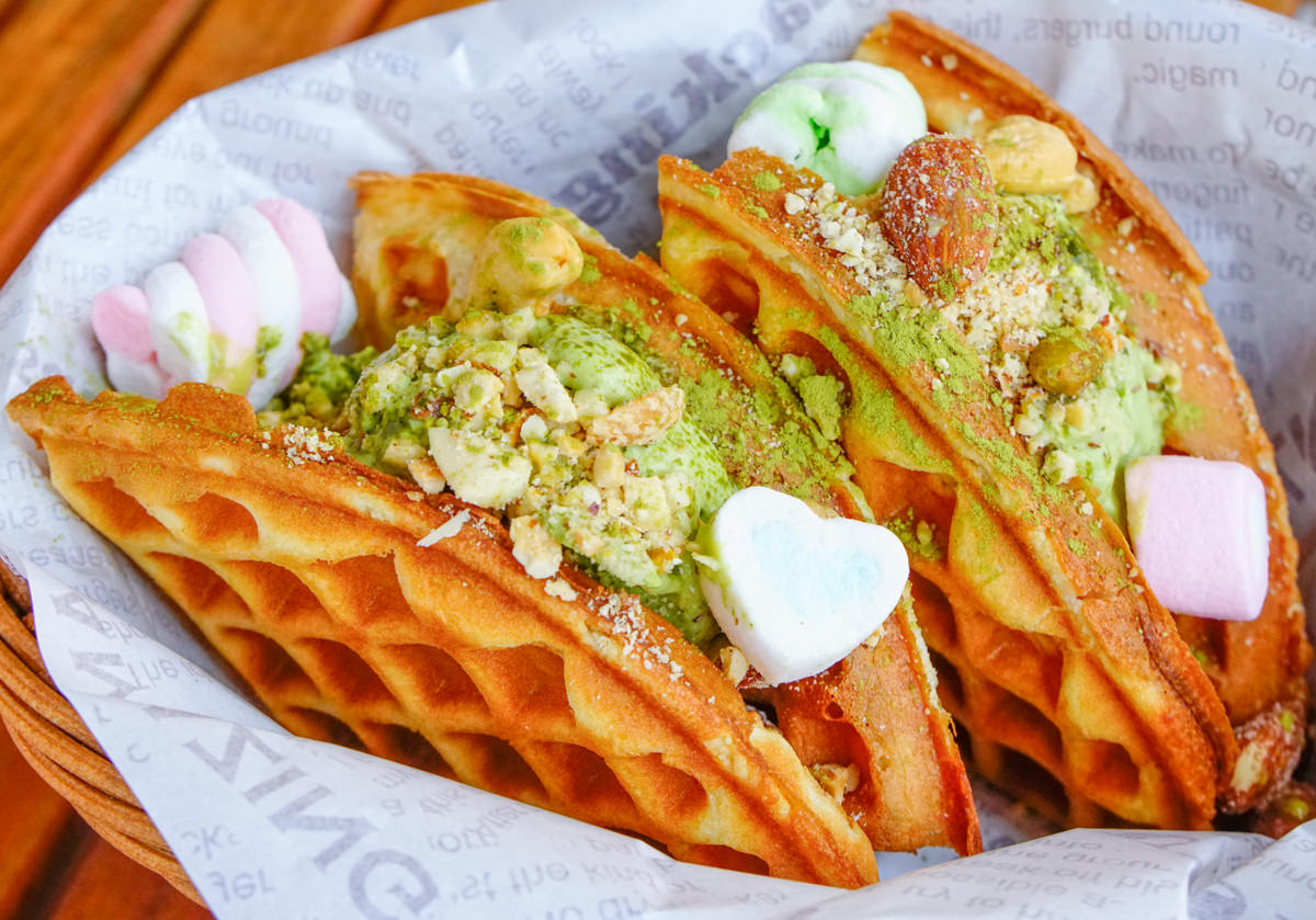 [高雄]Oh Mia歐米芽鬆餅屋-銅板價!?超酷珍珠厚奶茶鬆餅x牽絲爆餡創意披薩鬆餅!超高C/P值 高雄鬆餅推薦 - 美食好芃友