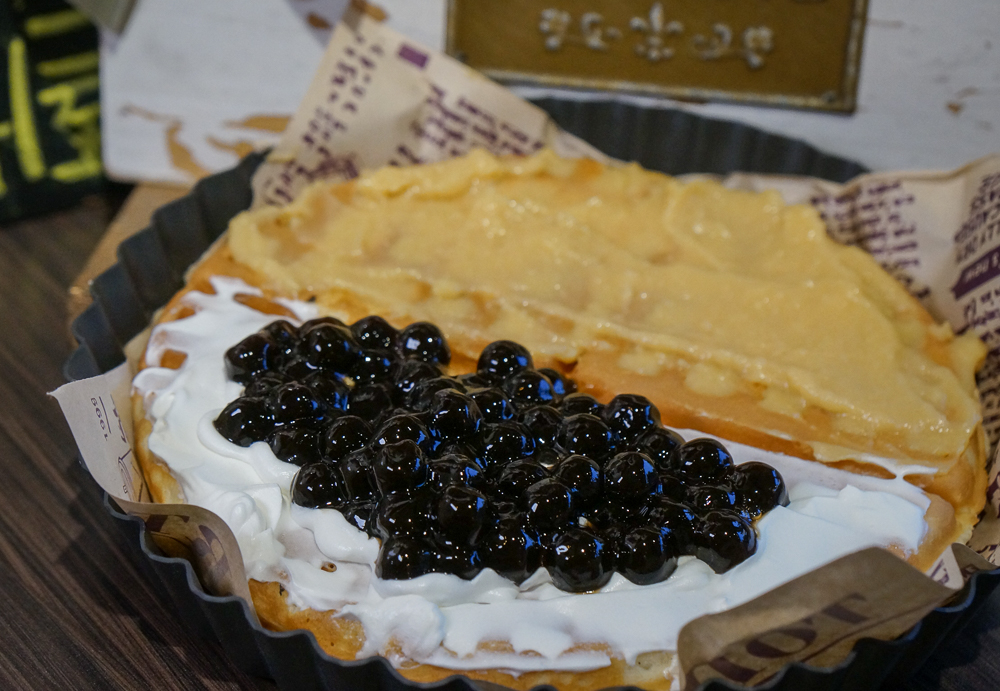 [高雄]Oh Mia歐米芽鬆餅屋-銅板價!?超酷珍珠厚奶茶鬆餅x牽絲爆餡創意披薩鬆餅!超高C/P值 高雄鬆餅推薦 - 美食好芃友