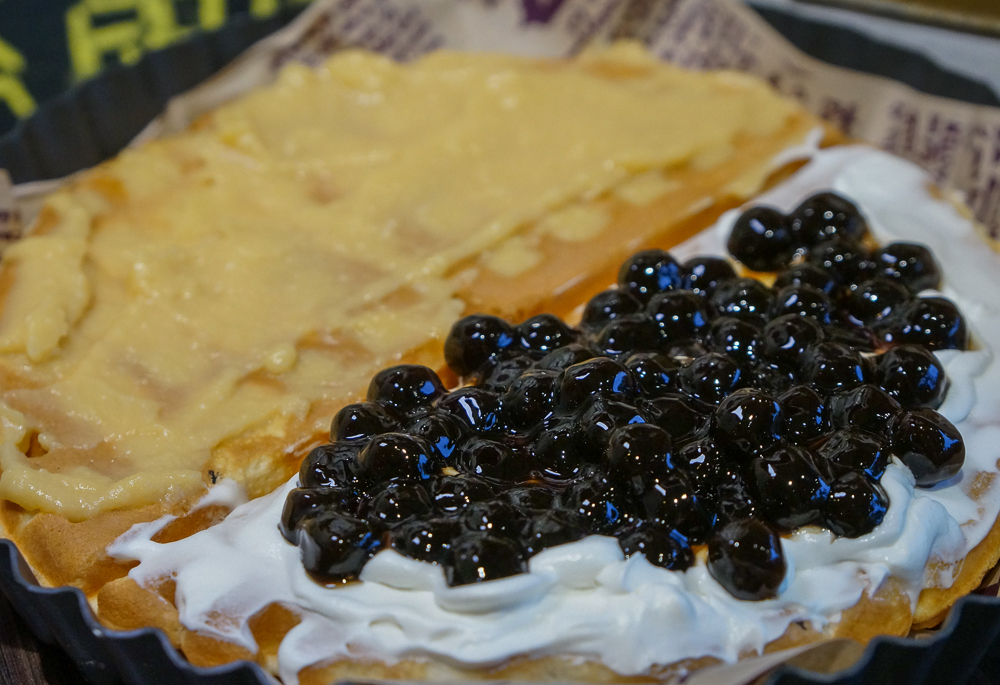 [高雄]Oh Mia歐米芽鬆餅屋-銅板價!?超酷珍珠厚奶茶鬆餅x牽絲爆餡創意披薩鬆餅!超高C/P值 高雄鬆餅推薦 - 美食好芃友