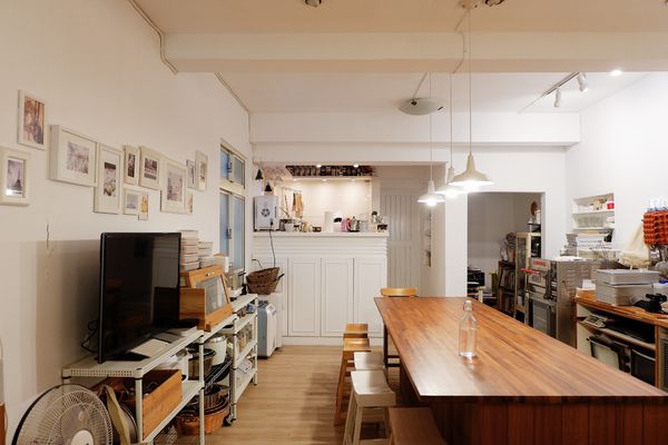 宜蘭全台唯一一間「米」戚風蛋糕專門店。一個月只開七天的白色廚房,用心堅持和擁有自己的想法堆砌起這間工作室,使用在地食材做出有故事的「米」戚風|宜蘭咖啡廳、宜蘭美食