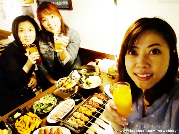 犬衛門居酒屋：【捷運美食】犬衛門居酒屋  大推七味串燒配上特調燒酒，還有賞心悅目的帥店員，這就是美妙的人蔘呀！宵夜解饞聚餐首選 市民大道/國父紀念館站