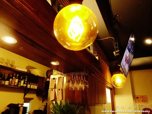 犬衛門居酒屋：【捷運美食】犬衛門居酒屋  大推七味串燒配上特調燒酒，還有賞心悅目的帥店員，這就是美妙的人蔘呀！宵夜解饞聚餐首選 市民大道/國父紀念館站