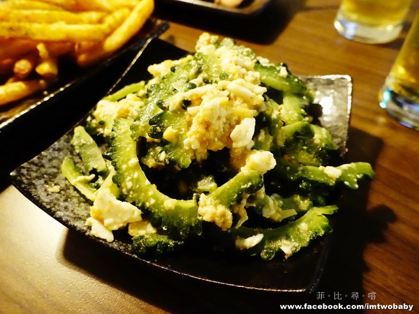 犬衛門居酒屋：【捷運美食】犬衛門居酒屋  大推七味串燒配上特調燒酒，還有賞心悅目的帥店員，這就是美妙的人蔘呀！宵夜解饞聚餐首選 市民大道/國父紀念館站