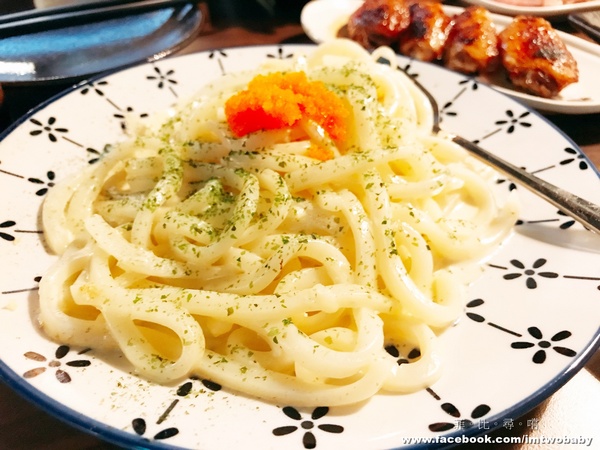 犬衛門居酒屋：【捷運美食】犬衛門居酒屋  大推七味串燒配上特調燒酒，還有賞心悅目的帥店員，這就是美妙的人蔘呀！宵夜解饞聚餐首選 市民大道/國父紀念館站