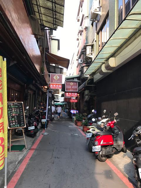 [食記] 新竹 美芳糕餅舖/肉粽。糯米炒得香Q入味的北部粽!