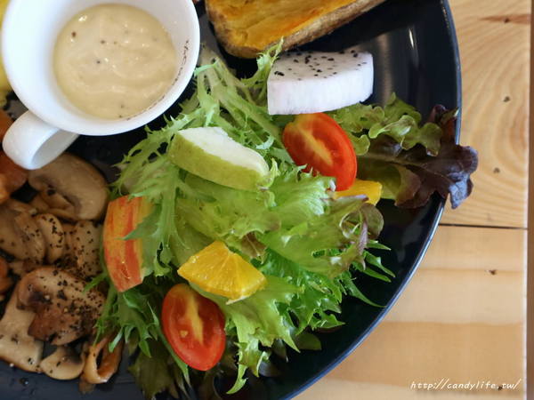 CAFÉ Alfred 愛我的.咖啡:台中美食│CAFÉ Alfred _愛我的.咖啡〃結合乾燥花的早午餐咖啡館,網美必訪IG打卡點~