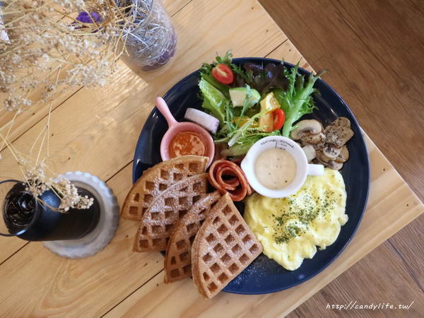 CAFÉ Alfred 愛我的.咖啡:台中美食│CAFÉ Alfred _愛我的.咖啡〃結合乾燥花的早午餐咖啡館,網美必訪IG打卡點~