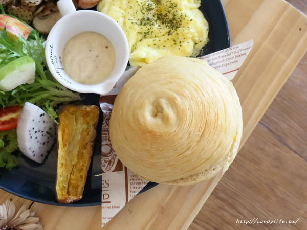 CAFÉ Alfred 愛我的.咖啡:台中美食│CAFÉ Alfred _愛我的.咖啡〃結合乾燥花的早午餐咖啡館,網美必訪IG打卡點~