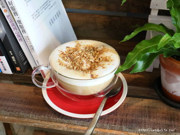 CAFÉ Alfred 愛我的.咖啡:台中美食│CAFÉ Alfred _愛我的.咖啡〃結合乾燥花的早午餐咖啡館,網美必訪IG打卡點~