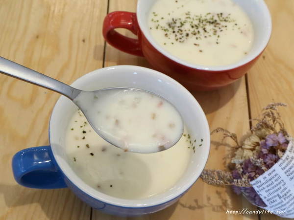 CAFÉ Alfred 愛我的.咖啡:台中美食│CAFÉ Alfred _愛我的.咖啡〃結合乾燥花的早午餐咖啡館,網美必訪IG打卡點~