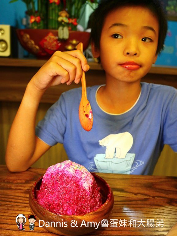 《新竹特色冰店》永凍冰ICE COMBO。不是刨冰也不是雪花冰。有果肉的水果冰清涼又解渴 ︱新竹監理站附近 (影片) 《新竹特色冰店》永凍冰ICE COMBO。不是刨冰也不是雪花冰。有果肉的水果冰清涼又解渴 ︱新竹監理站附近 (影片)