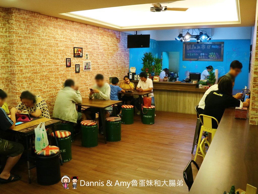 《新竹特色冰店》永凍冰ICE COMBO。不是刨冰也不是雪花冰。有果肉的水果冰清涼又解渴 ︱新竹監理站附近 (影片) 《新竹特色冰店》永凍冰ICE COMBO。不是刨冰也不是雪花冰。有果肉的水果冰清涼又解渴 ︱新竹監理站附近 (影片)