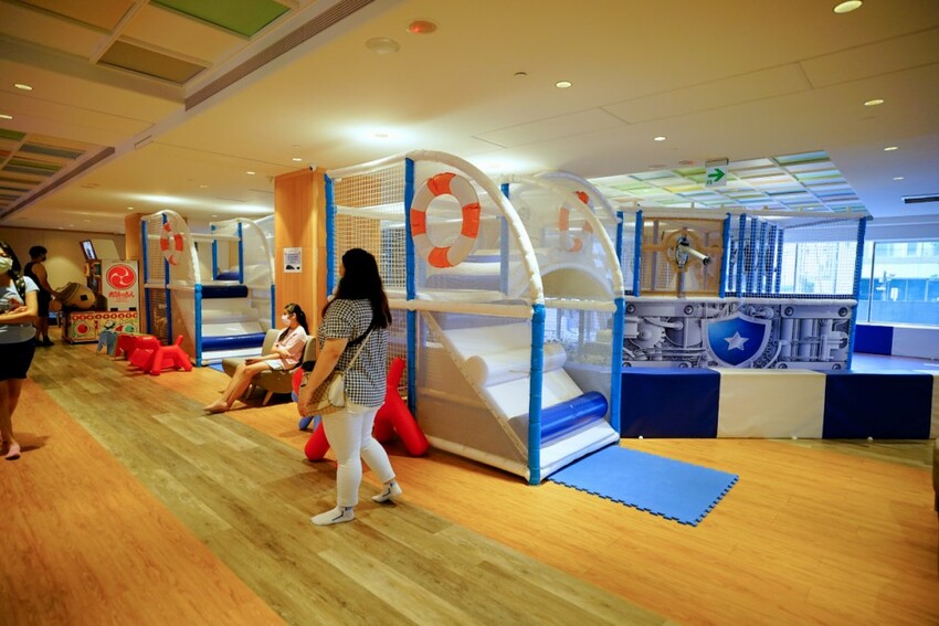 新北旅遊住宿|北海岸親子飯店推薦!薆悅酒店野柳渡假館 400坪親子遊戲室、海鮮自助餐吃到飽 順遊野柳女王頭、野柳海洋公園 - 奇奇一起玩樂趣