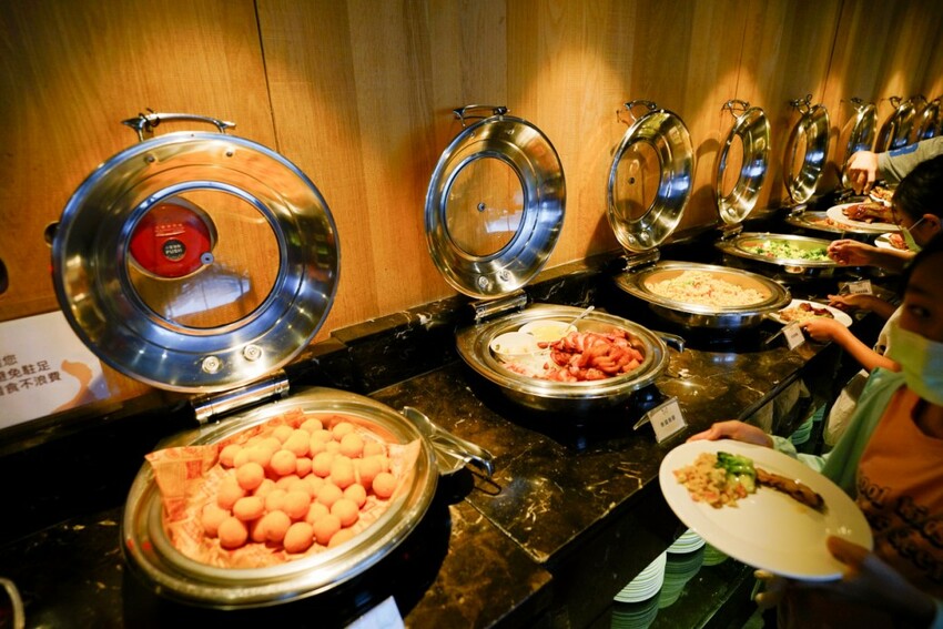 新北旅遊住宿|北海岸親子飯店推薦!薆悅酒店野柳渡假館 400坪親子遊戲室、海鮮自助餐吃到飽 順遊野柳女王頭、野柳海洋公園 - 奇奇一起玩樂趣