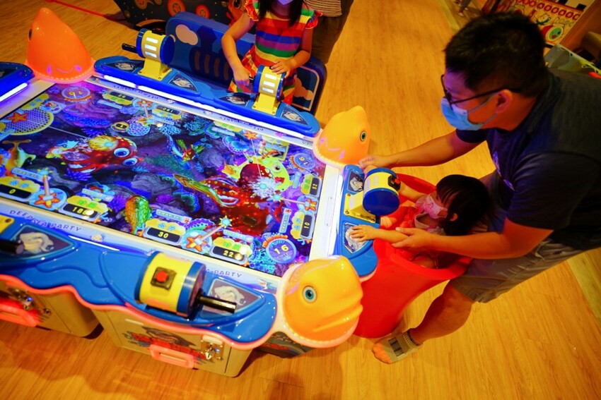 新北旅遊住宿|北海岸親子飯店推薦!薆悅酒店野柳渡假館 400坪親子遊戲室、海鮮自助餐吃到飽 順遊野柳女王頭、野柳海洋公園 - 奇奇一起玩樂趣