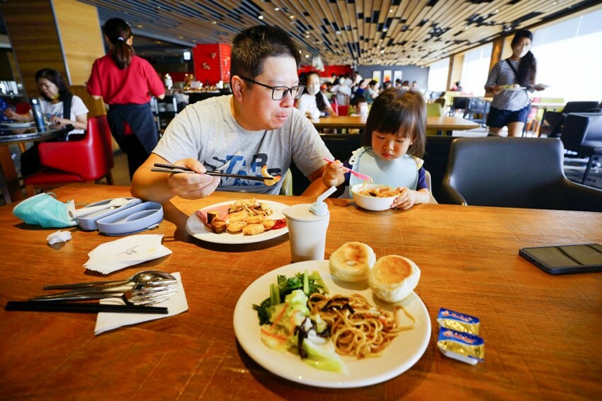 新北旅遊住宿|北海岸親子飯店推薦!薆悅酒店野柳渡假館 400坪親子遊戲室、海鮮自助餐吃到飽 順遊野柳女王頭、野柳海洋公園 - 奇奇一起玩樂趣