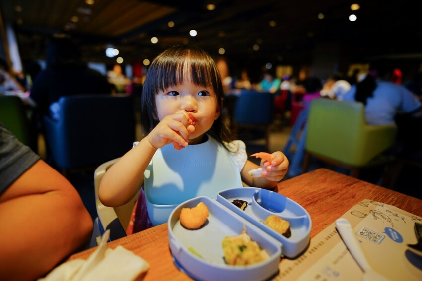 新北旅遊住宿|北海岸親子飯店推薦!薆悅酒店野柳渡假館 400坪親子遊戲室、海鮮自助餐吃到飽 順遊野柳女王頭、野柳海洋公園 - 奇奇一起玩樂趣