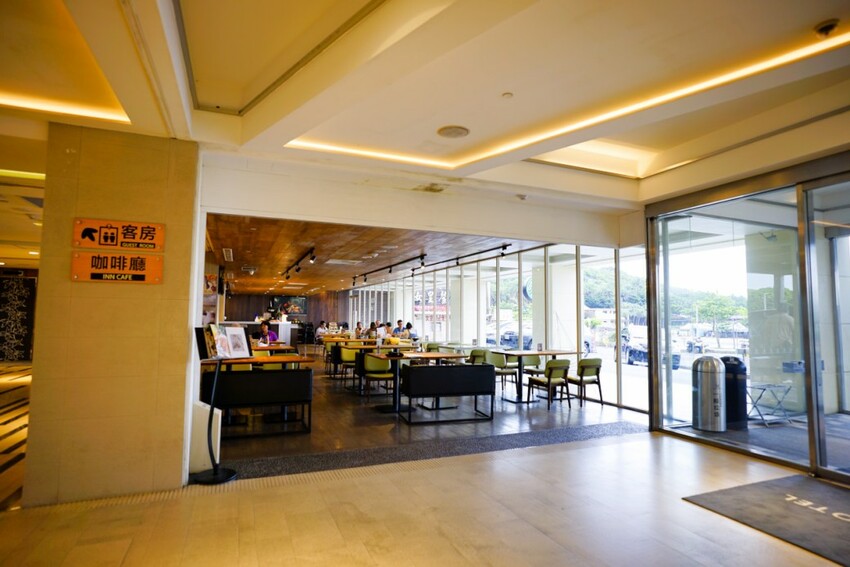 新北旅遊住宿|北海岸親子飯店推薦!薆悅酒店野柳渡假館 400坪親子遊戲室、海鮮自助餐吃到飽 順遊野柳女王頭、野柳海洋公園 - 奇奇一起玩樂趣