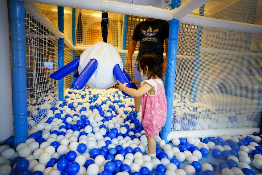 新北旅遊住宿|北海岸親子飯店推薦!薆悅酒店野柳渡假館 400坪親子遊戲室、海鮮自助餐吃到飽 順遊野柳女王頭、野柳海洋公園 - 奇奇一起玩樂趣
