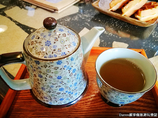 『桃園中壢下午茶』養親轅咖啡Jodie Ho Cafe★百年藥櫃藥桌中藥房轉型成有溫度的咖啡館/鄰近健行科技大學咖啡店