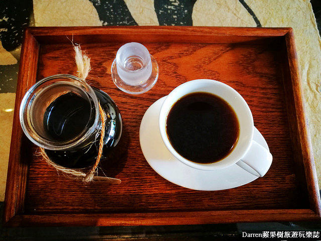 『桃園中壢下午茶』養親轅咖啡Jodie Ho Cafe★百年藥櫃藥桌中藥房轉型成有溫度的咖啡館/鄰近健行科技大學咖啡店