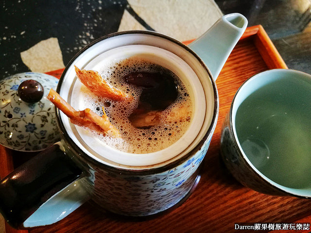 『桃園中壢下午茶』養親轅咖啡Jodie Ho Cafe★百年藥櫃藥桌中藥房轉型成有溫度的咖啡館/鄰近健行科技大學咖啡店