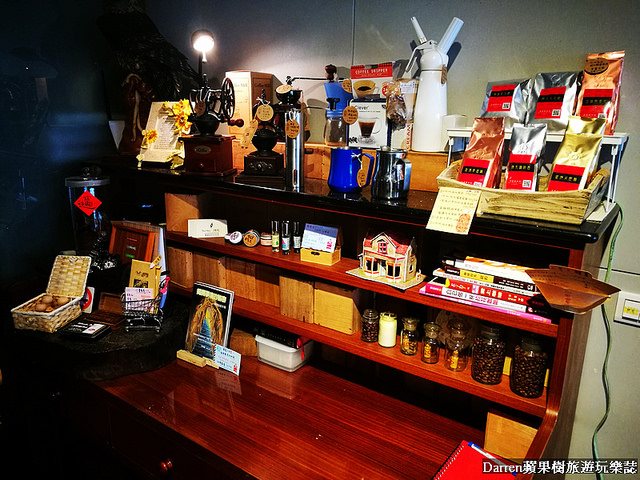 『桃園中壢下午茶』養親轅咖啡Jodie Ho Cafe★百年藥櫃藥桌中藥房轉型成有溫度的咖啡館/鄰近健行科技大學咖啡店