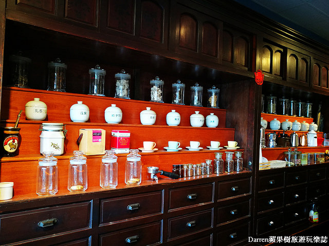 『桃園中壢下午茶』養親轅咖啡Jodie Ho Cafe★百年藥櫃藥桌中藥房轉型成有溫度的咖啡館/鄰近健行科技大學咖啡店