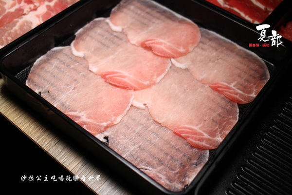 夏部Shabu壽喜燒(台北京華城)：松山新開幕火鍋吃到飽『夏部Shabu壽喜燒-台北京華城店』現調手搖飲料/花東新鮮無污染野菜