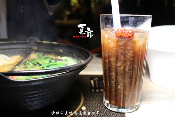 夏部Shabu壽喜燒(台北京華城)：松山新開幕火鍋吃到飽『夏部Shabu壽喜燒-台北京華城店』現調手搖飲料/花東新鮮無污染野菜