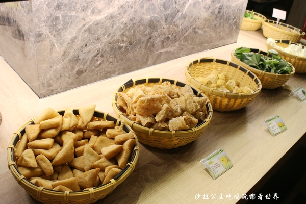 夏部Shabu壽喜燒(台北京華城)：松山新開幕火鍋吃到飽『夏部Shabu壽喜燒-台北京華城店』現調手搖飲料/花東新鮮無污染野菜