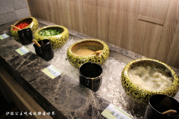 夏部Shabu壽喜燒(台北京華城)：松山新開幕火鍋吃到飽『夏部Shabu壽喜燒-台北京華城店』現調手搖飲料/花東新鮮無污染野菜