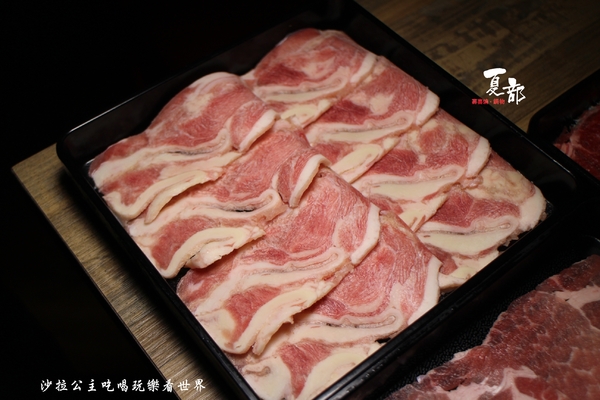 夏部Shabu壽喜燒(台北京華城)：松山新開幕火鍋吃到飽『夏部Shabu壽喜燒-台北京華城店』現調手搖飲料/花東新鮮無污染野菜