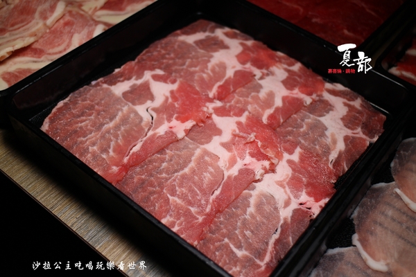 夏部Shabu壽喜燒(台北京華城)：松山新開幕火鍋吃到飽『夏部Shabu壽喜燒-台北京華城店』現調手搖飲料/花東新鮮無污染野菜