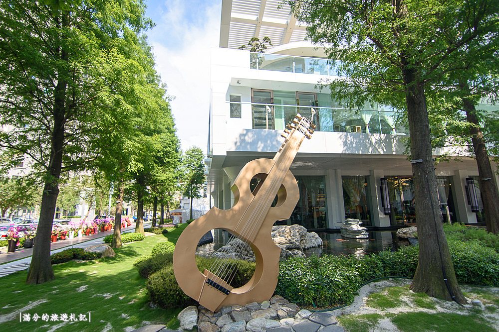 台中西屯美食》琴.森林主題餐廳 IG熱門打卡點 巨型鋼琴出沒 精美別緻的歐風餐廳 - 滿分的旅遊札記