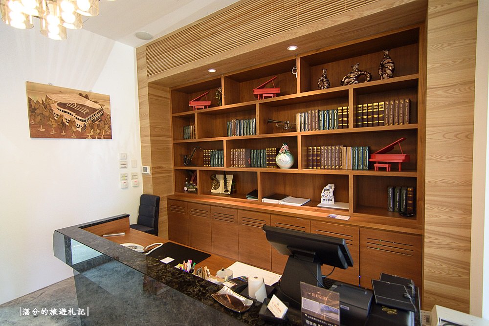 台中西屯美食》琴.森林主題餐廳 IG熱門打卡點 巨型鋼琴出沒 精美別緻的歐風餐廳 - 滿分的旅遊札記