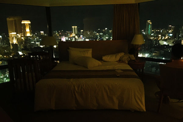 高雄親子住宿 寒軒國際大飯店 高樓全景無敵美景 浪漫夜景@醒醒吧女孩們