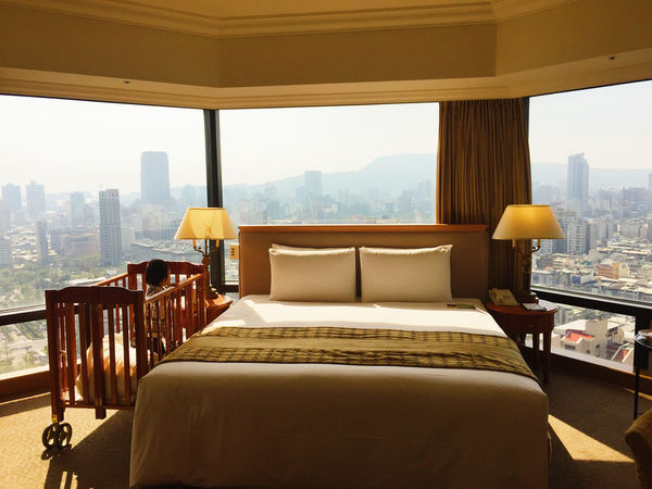 高雄親子住宿 寒軒國際大飯店 高樓全景無敵美景 浪漫夜景@醒醒吧女孩們