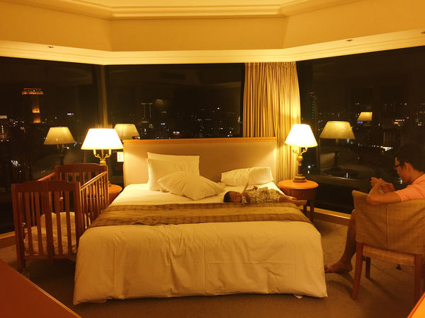 高雄親子住宿 寒軒國際大飯店 高樓全景無敵美景 浪漫夜景@醒醒吧女孩們