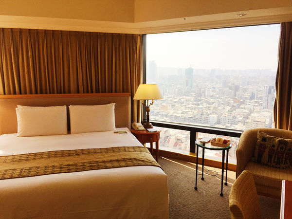 高雄親子住宿 寒軒國際大飯店 高樓全景無敵美景 浪漫夜景@醒醒吧女孩們