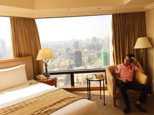 高雄親子住宿 寒軒國際大飯店 高樓全景無敵美景 浪漫夜景@醒醒吧女孩們