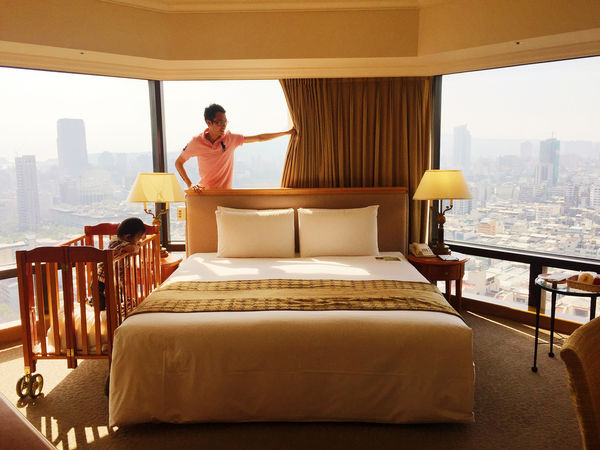 高雄親子住宿 寒軒國際大飯店 高樓全景無敵美景 浪漫夜景@醒醒吧女孩們